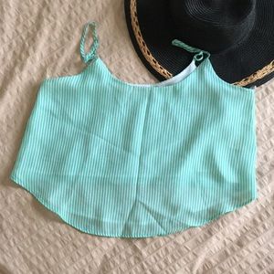NWOT ~ must have crop top.